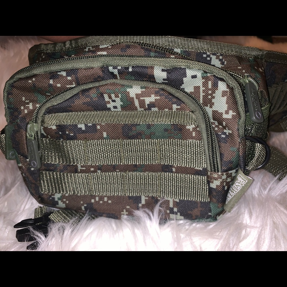 Army fanny pack